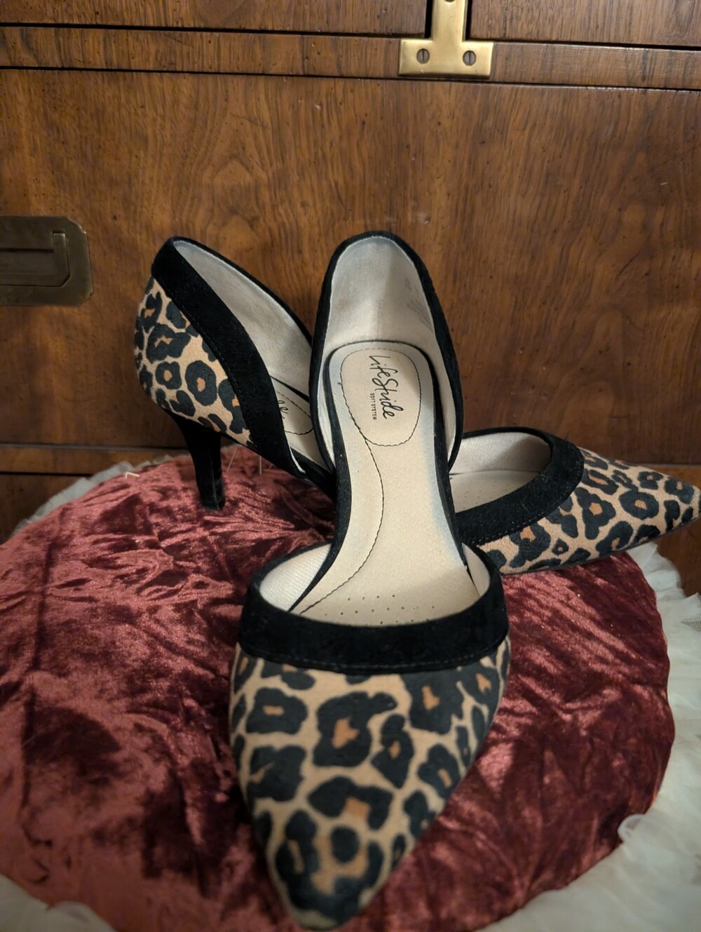 Lifestride Women 8 Men 6.5 Leopard Print Pointed Toe Kitten Heels